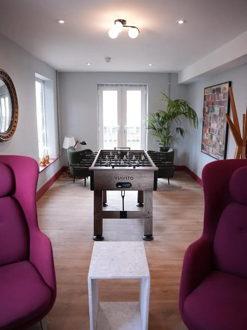 Spacious Cardiff Apartment For Large Groups!