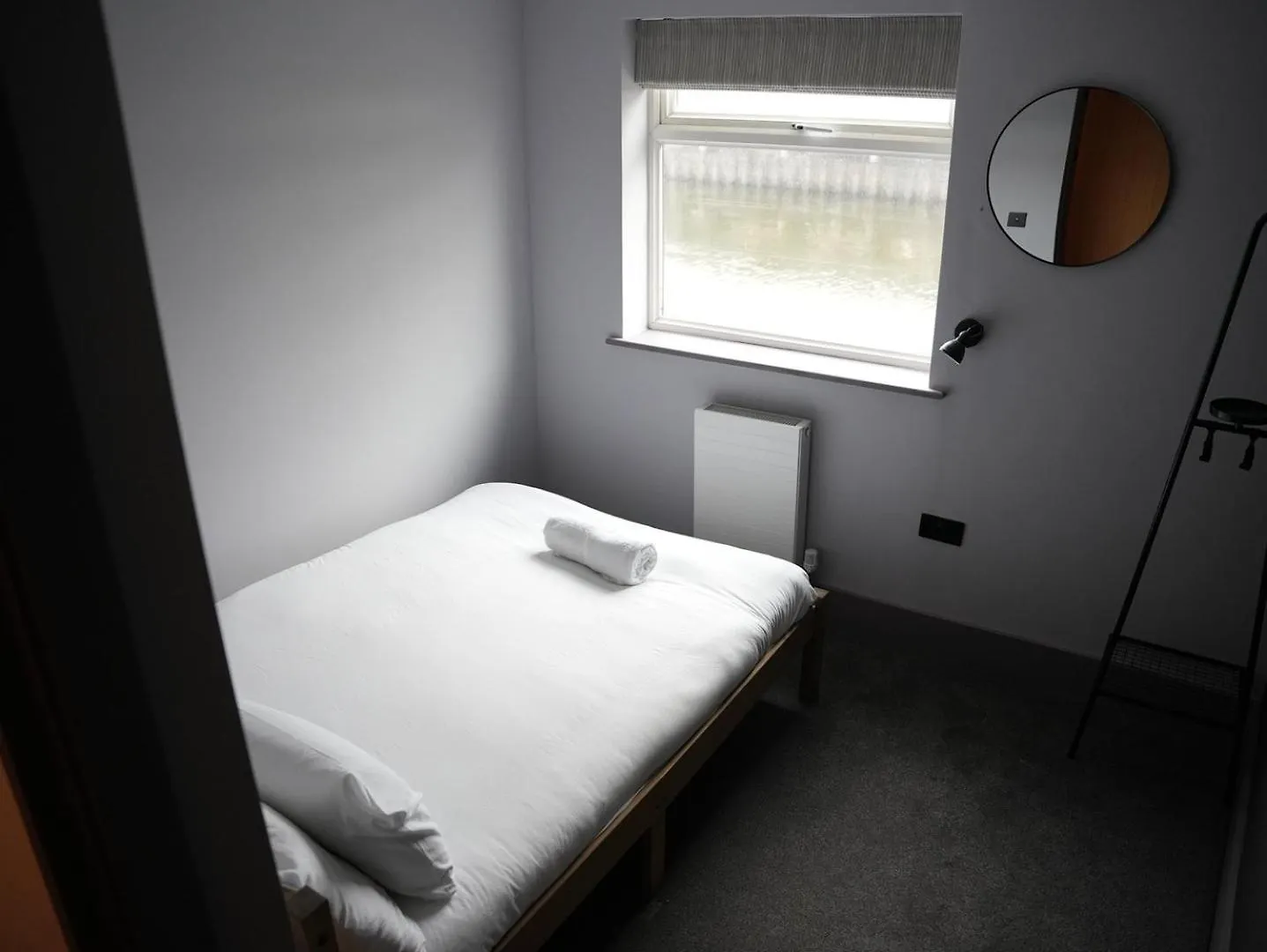Spacious Cardiff Apartment For Large Groups! United Kingdom
